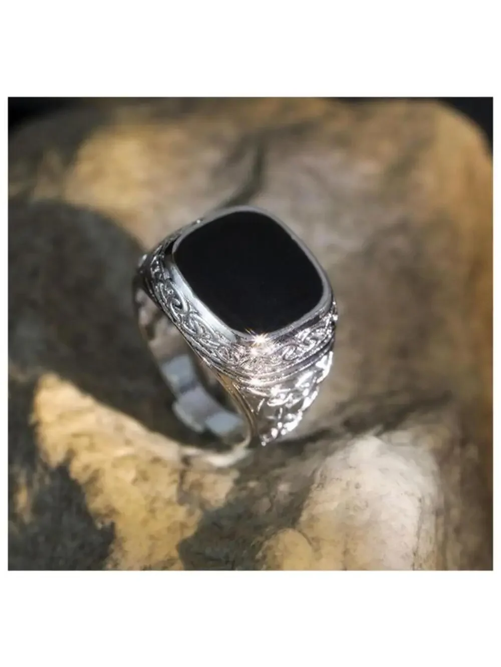 Black intricate ring - silver - Stone - Size 10.